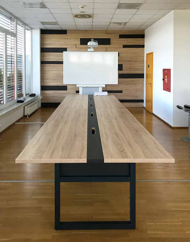 Jednací místnost ITAB - kancelářský nábytek na míru Zábranský IQ3D - Výroba nábytku na míru